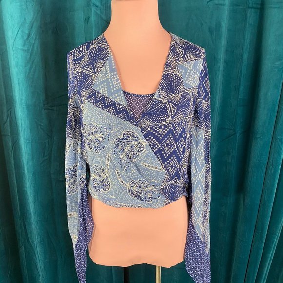 BCBGMaxAzria Nickelette Batik-Printed Top Blue - Picture 2 of 7